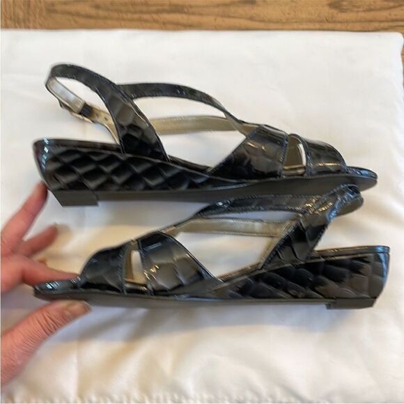 Walking Cradles Navy strappy sandals.   New - Picture 6 of 8